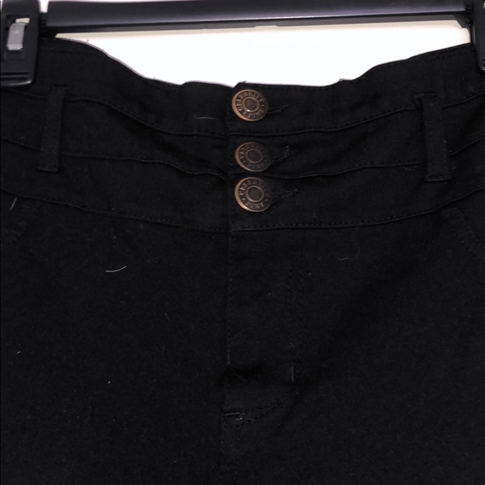 Shorts - Picture 2 of 4